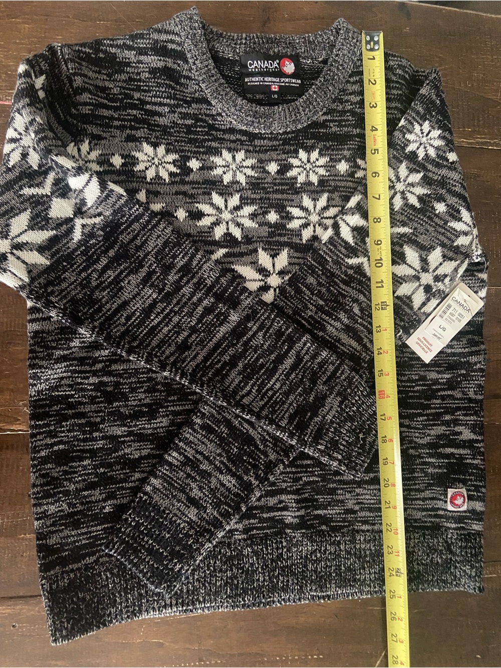 NWT Canada Weather Gear Nordic Snowflake Knit Crewneck Sweater gray/black sz L